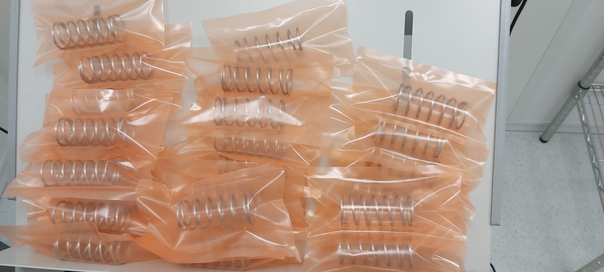 Cleanroom springs vacuum grade 2